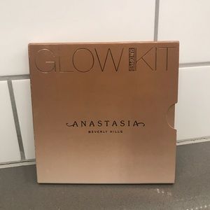 Anastasia Beverly Hills Glow Kit
